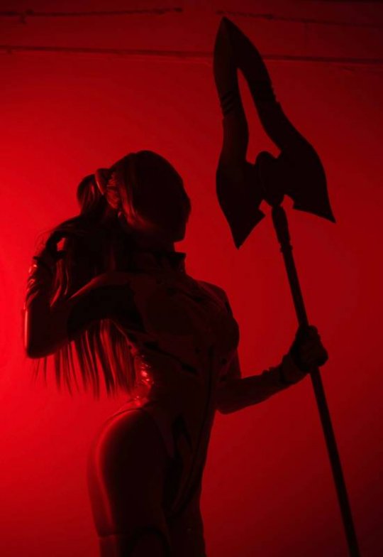 日本美女COS《杀戮都市》山咲杏：皮衣包裹极致身材(图6)